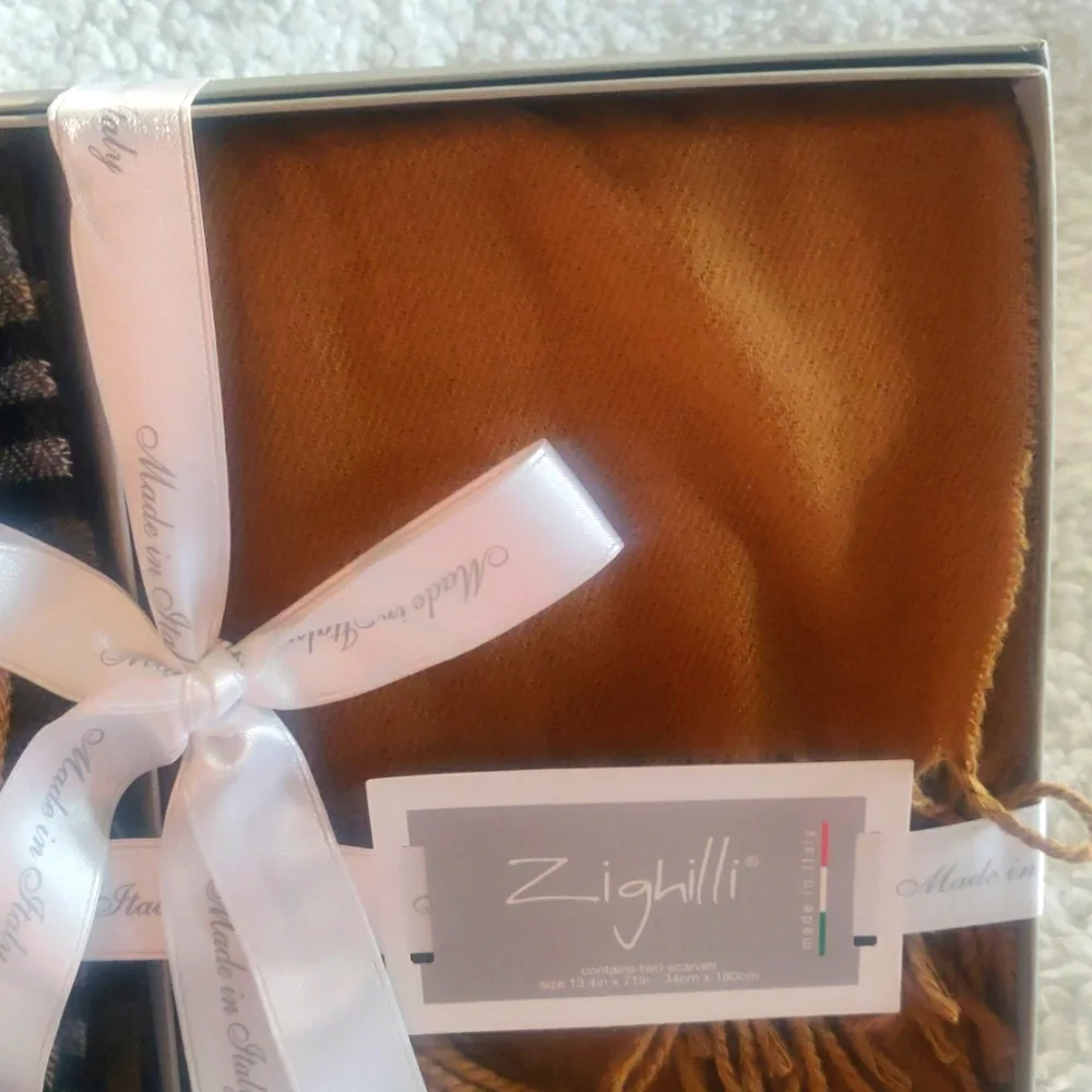 Zighilli Mens Two scarves presented in a gift box.